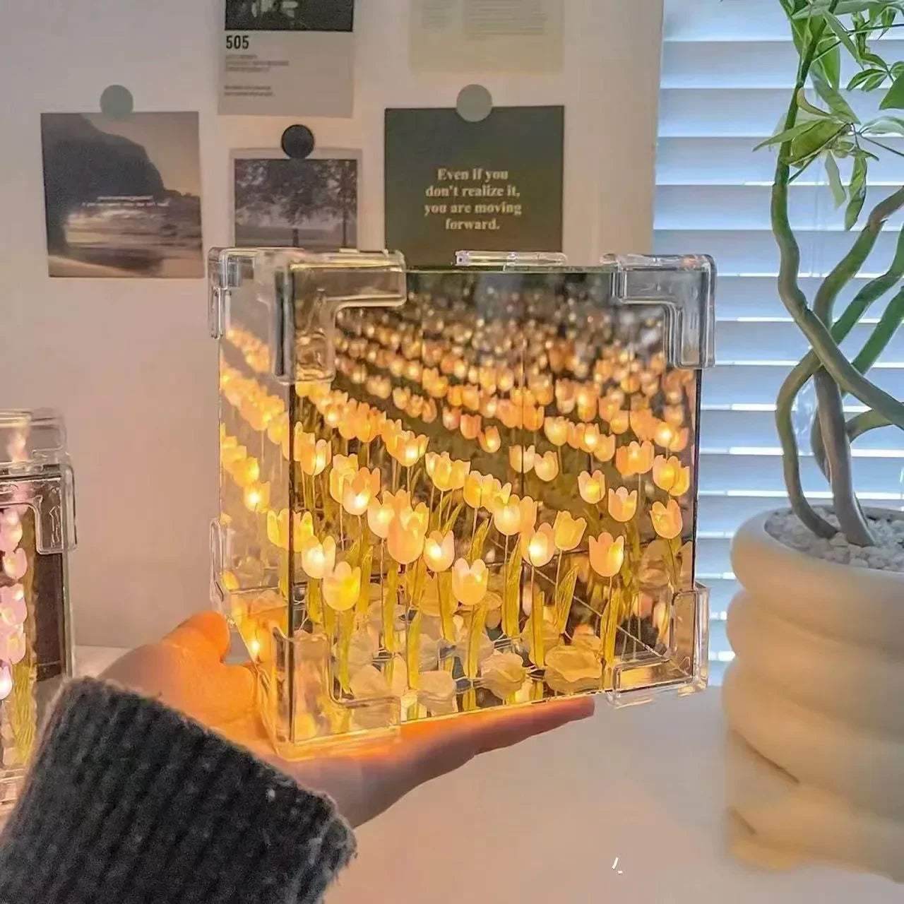 עשה זאת בעצמך מנורת קוביית מראה טוליפ