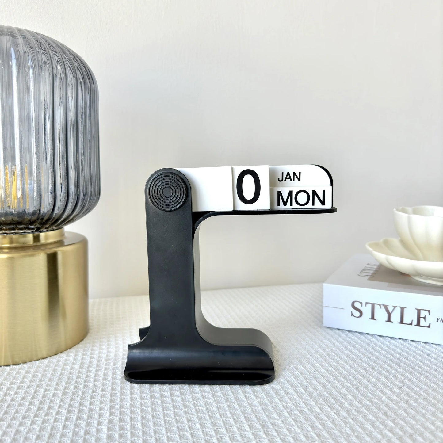 Minimalist Style Plastic Creative Perpetual Calendar
