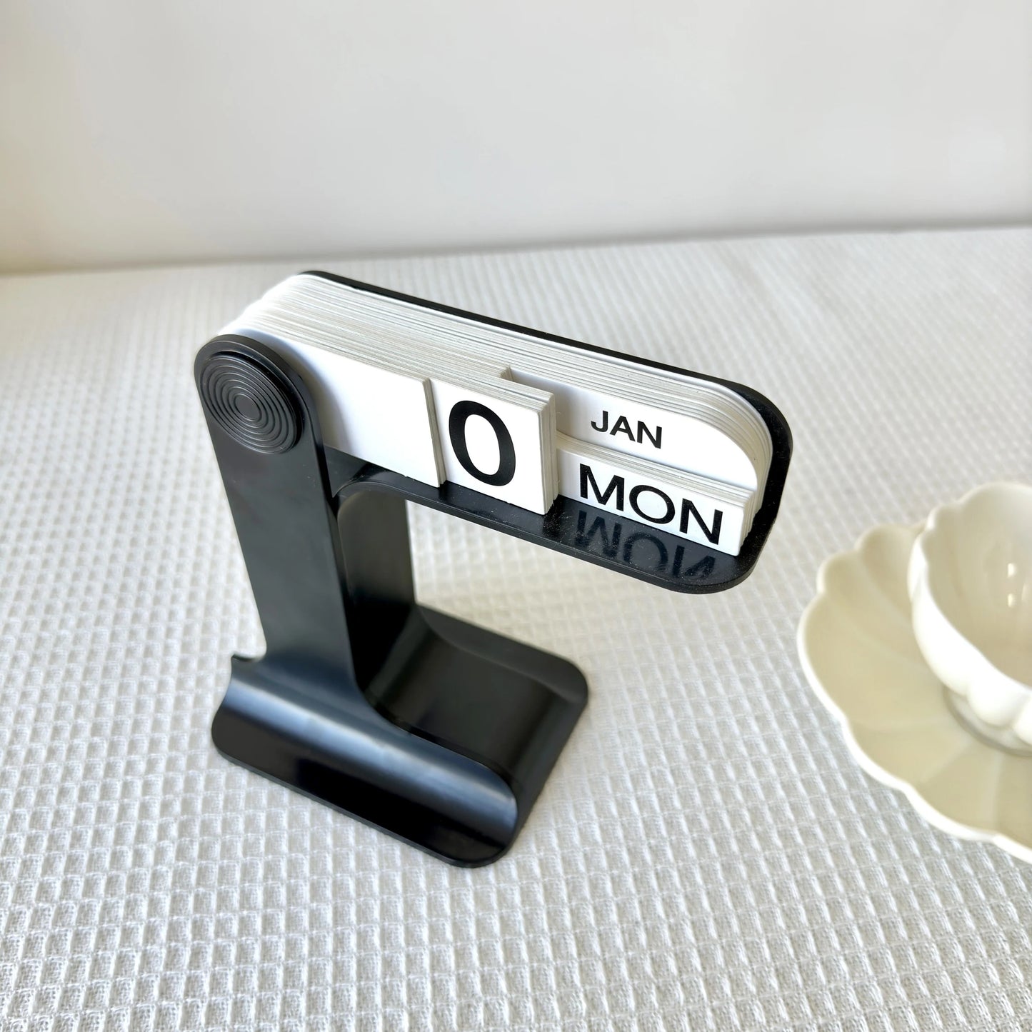 Minimalist Style Plastic Creative Perpetual Calendar
